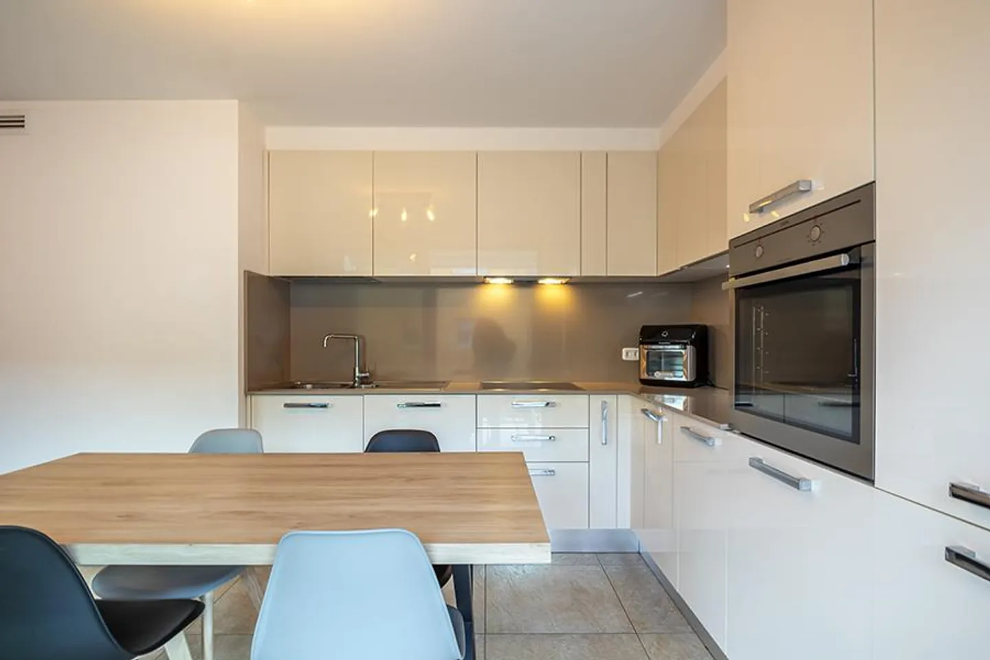 Appartamento moderno a Ticino - Foto 5 di 13