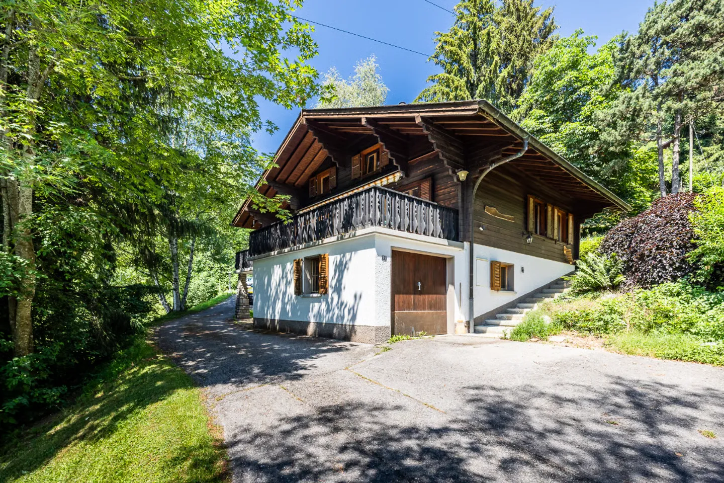 Chalet in grünem Ambiente - Foto 2 von 13