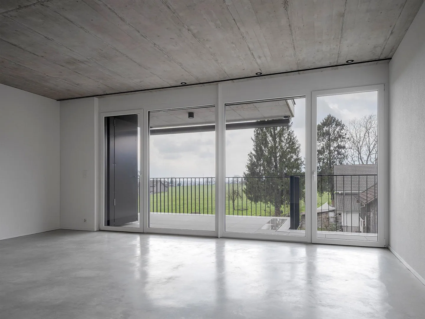 Appartamento 2,5 locali: Vivere a contatto con la natura con vista splendida al 1° piano - Foto 4 di 8