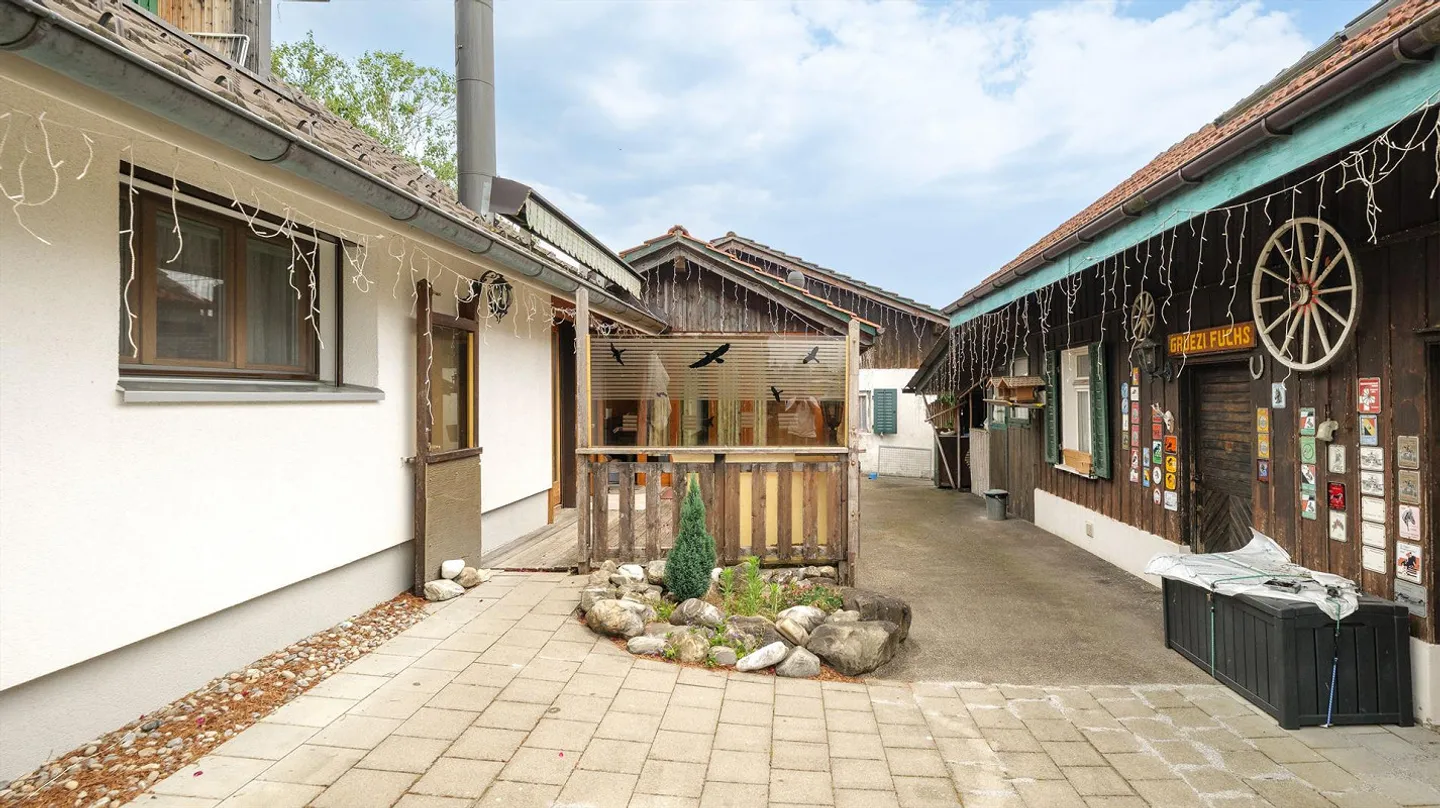Maison confortable avec deux dépendances et jardin à Romanshorn - Photo 5 sur 11