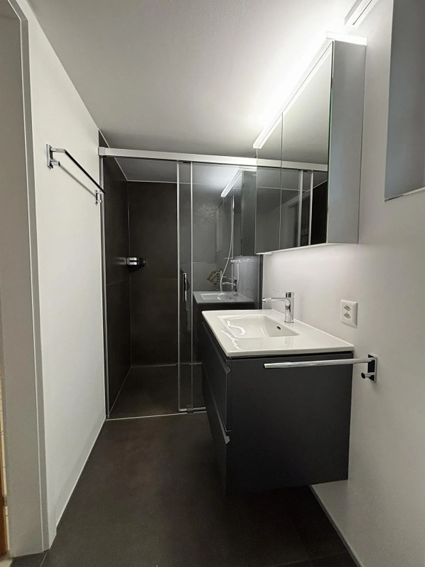 Appartamento 2.5 stanze ristrutturato con ingresso separato - Foto 6 di 9