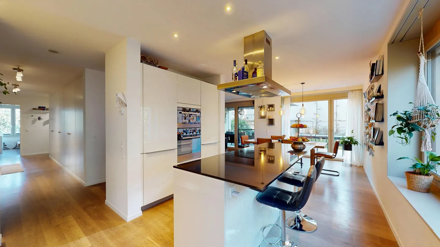 Appartement de jardin moderne de 5,5 pièces dans un emplacement prisé à Allschwil - Photo 2 sur 13