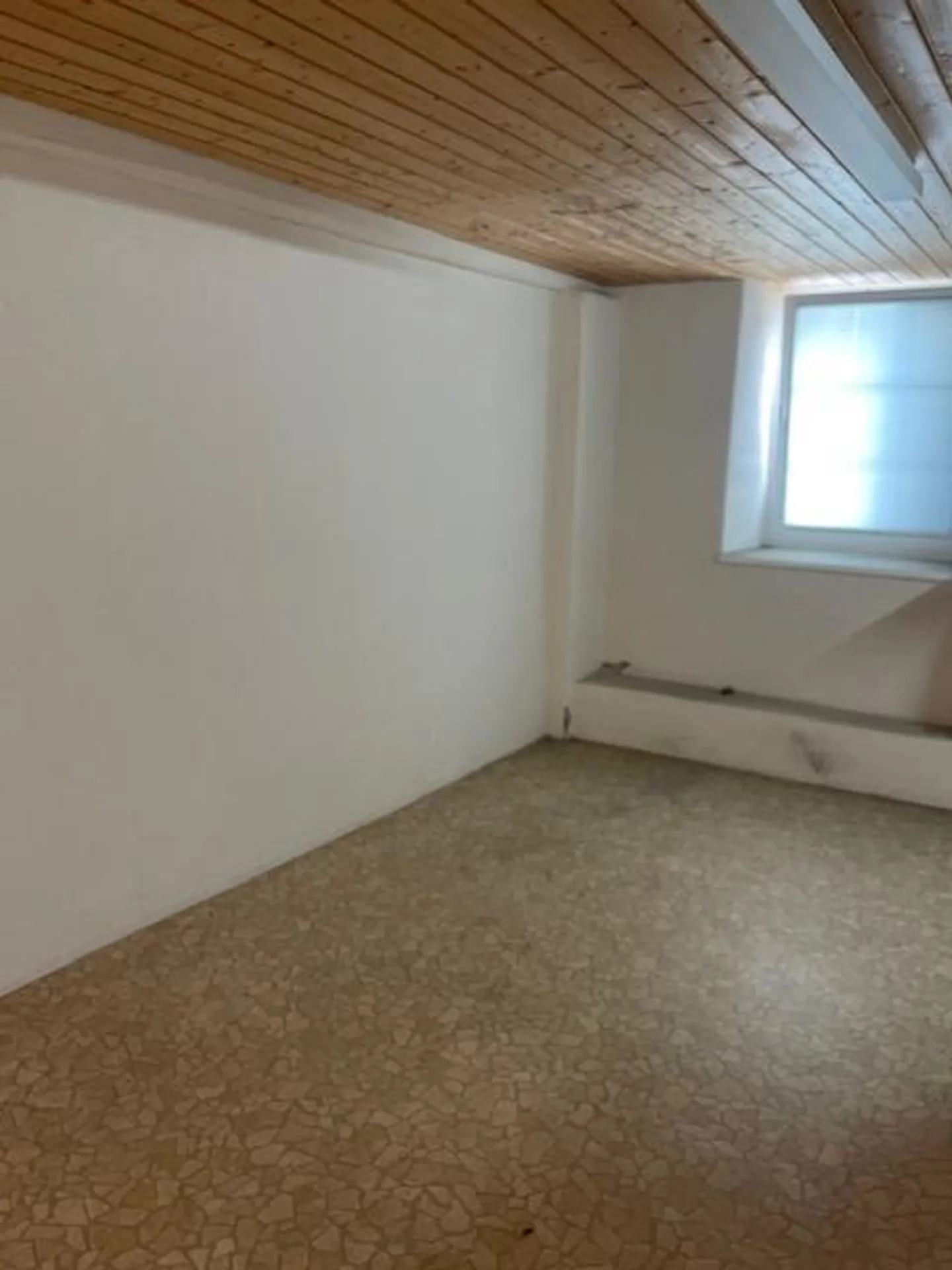 Grosszügiges Atelier mit separatem Eingang - Foto 2 von 8