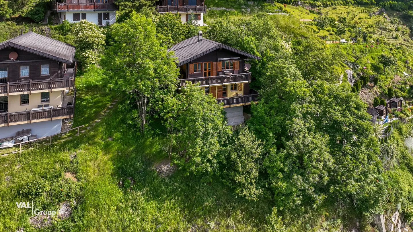 Chalet for sale - Photo 4 of 18