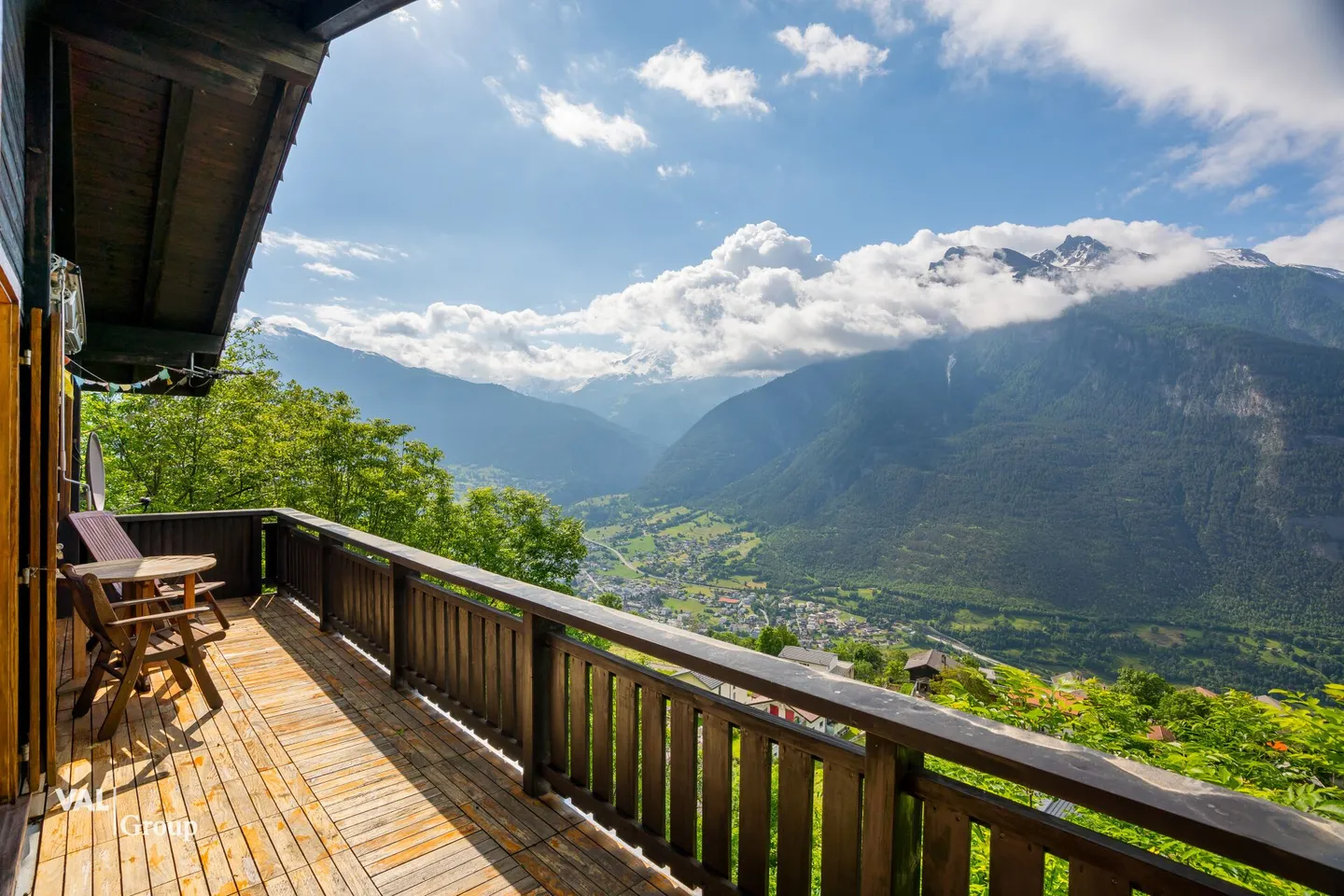 Chalet for sale - Photo 1 of 18