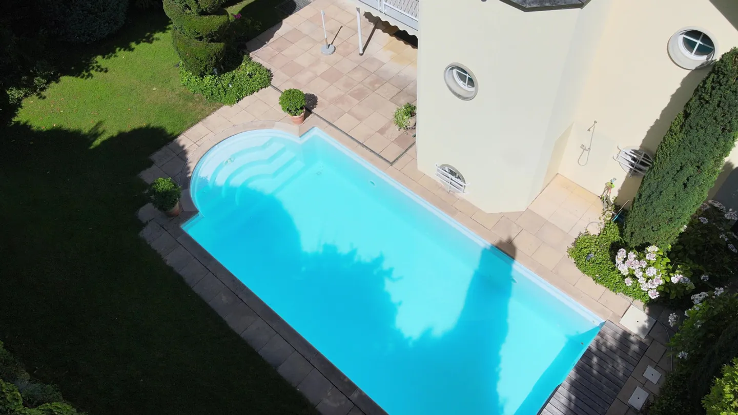 Impressive 6.5-Room Villa with Pool, Panoramic View and Large Garage - Photo 24 of 28
