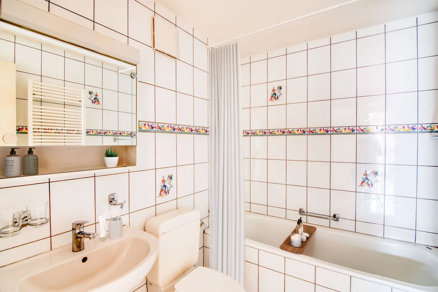 Appartement 3.5 pièces avec place de parking : parfait pour votre prochain chapitre de vie - accessible, lumineux et proche de la ville - Photo 18 sur 26