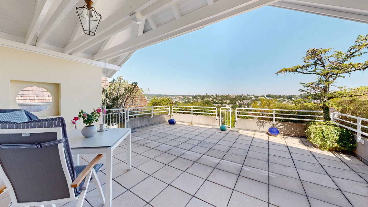 Impressive 6.5-Room Villa with Pool, Panoramic View and Large Garage - Photo 8 of 28
