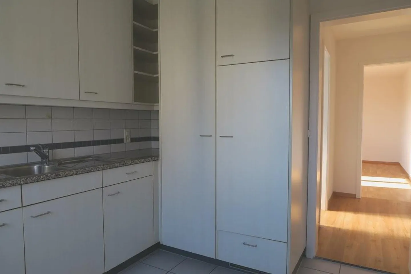 Appartamento accogliente e luminoso in una posizione tranquilla - Foto 4 di 10