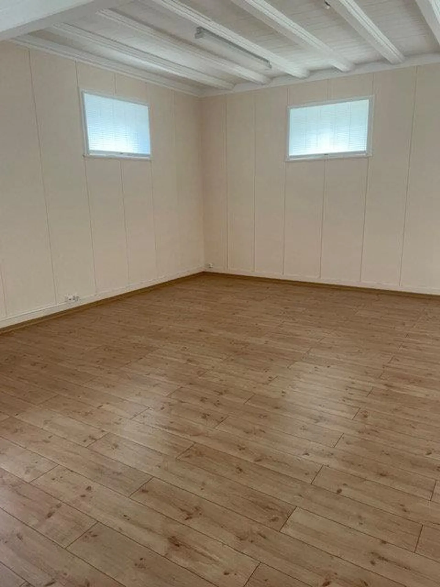 Grosszügiges Atelier mit separatem Eingang - Foto 6 von 8