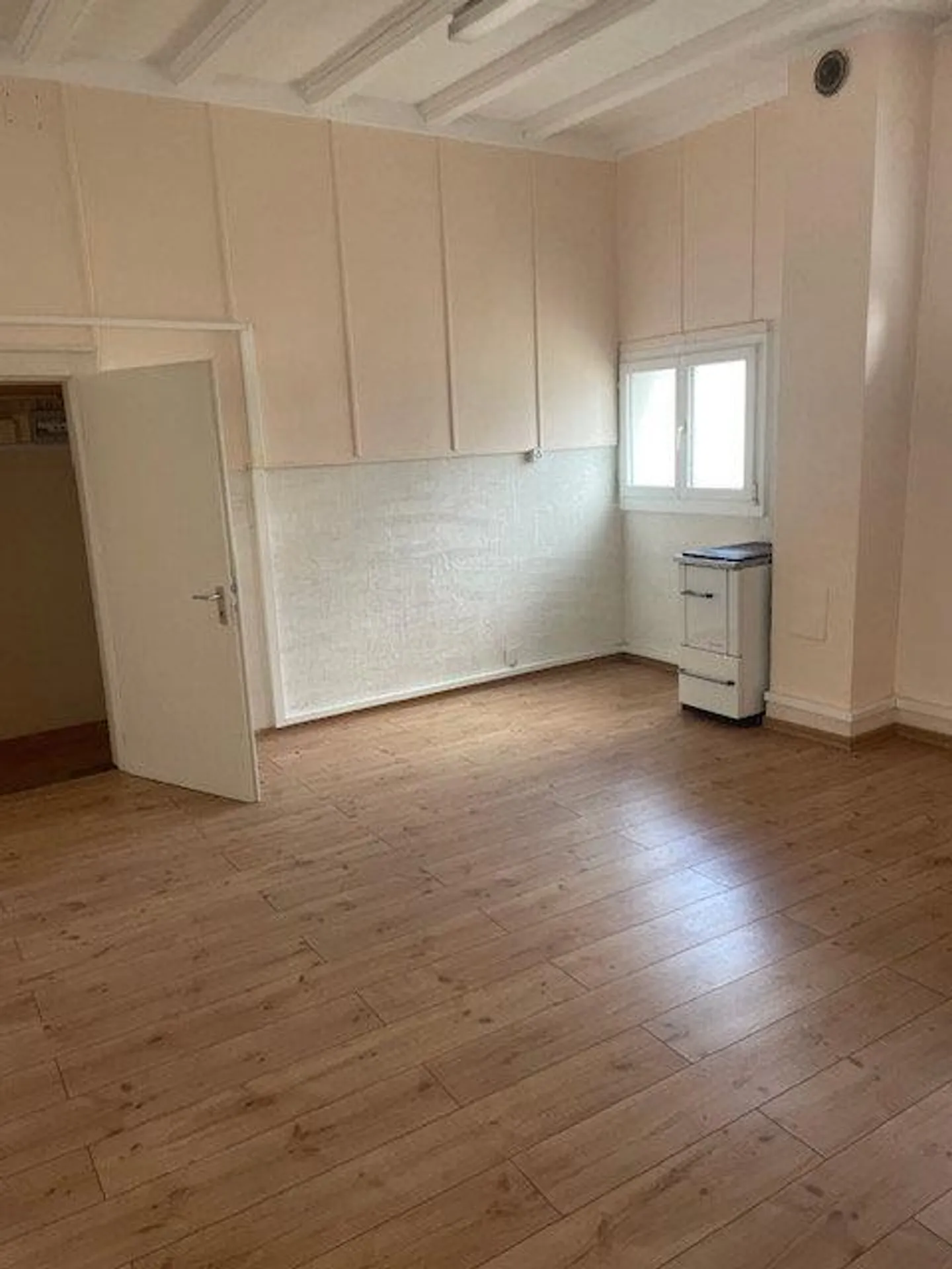 Grosszügiges Atelier mit separatem Eingang - Foto 7 von 8