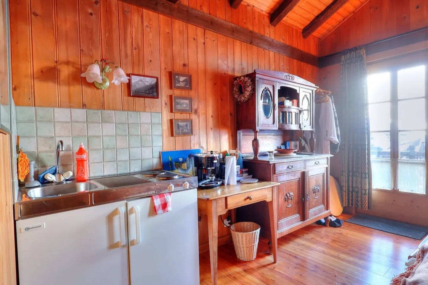 Prassurny | Studio with garage and adjoining barn - Photo 6 of 8