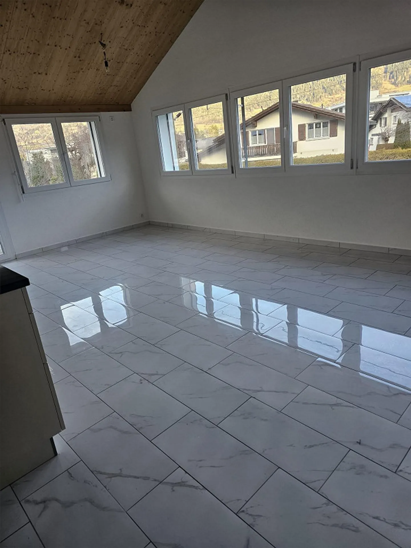 Dans le nouveau bâtiment appartement 4 1/2 pièces - Photo 4 sur 8