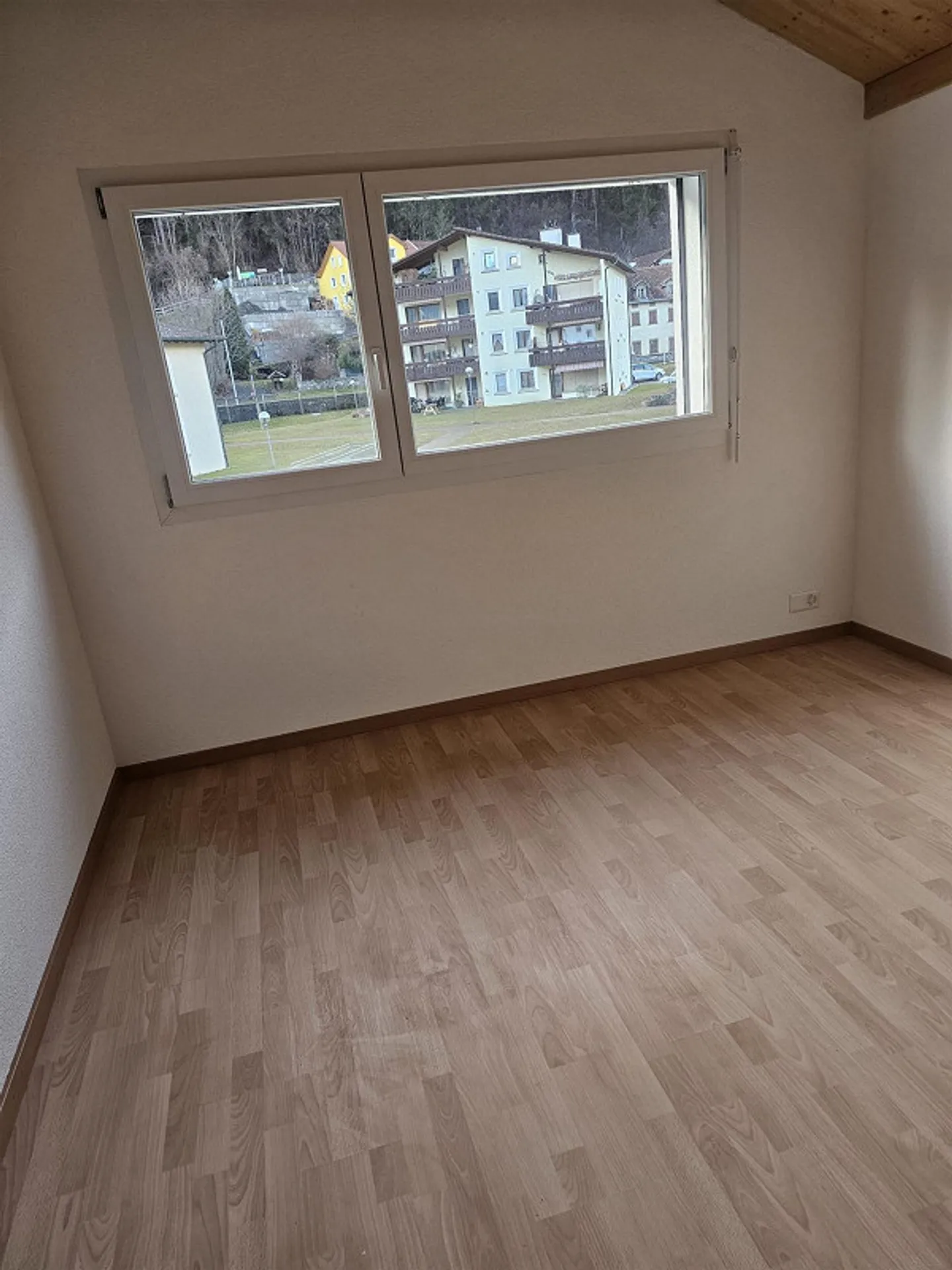 Dans le nouveau bâtiment appartement 4 1/2 pièces - Photo 7 sur 8