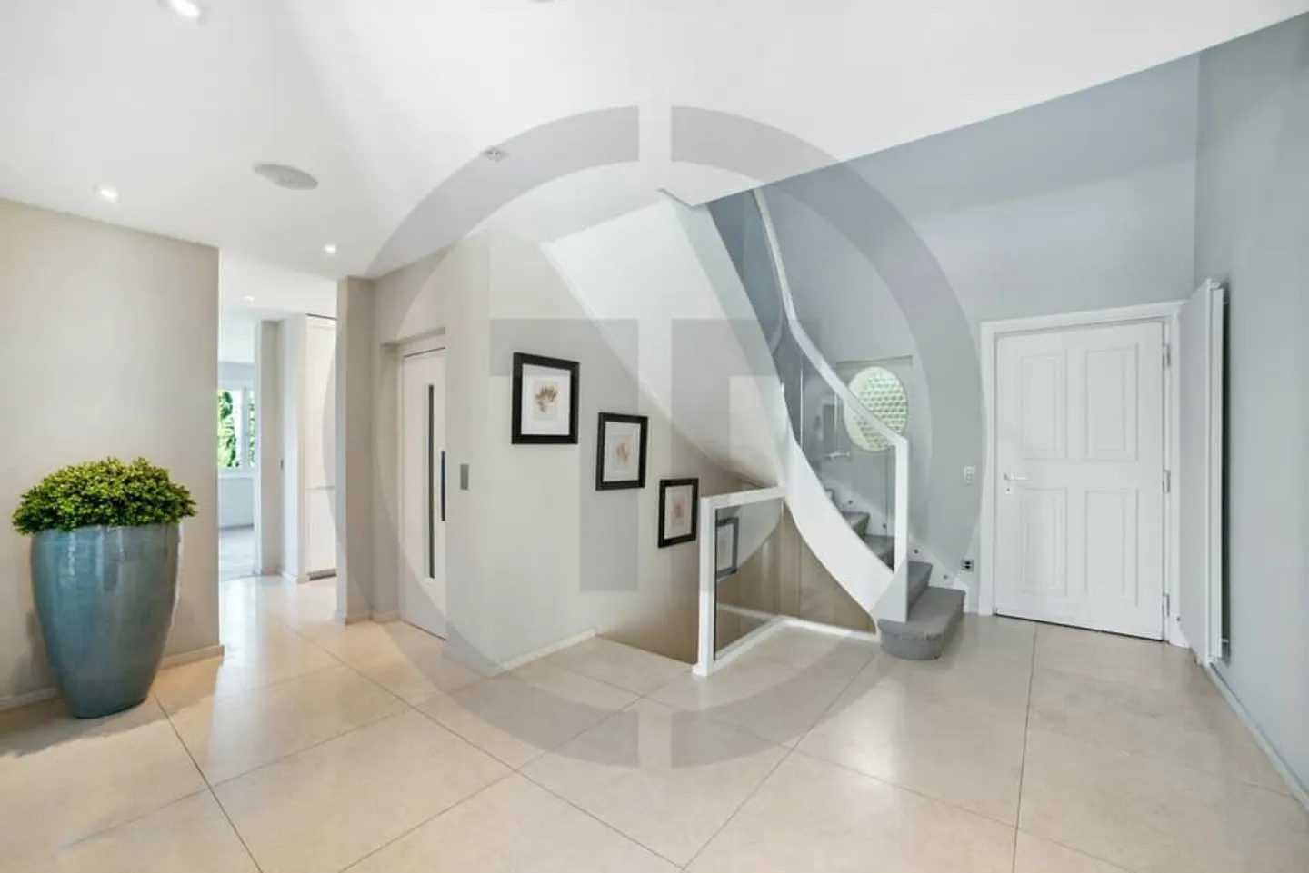 Exclusivity: Exceptional family home in Anières - Photo 8 of 13