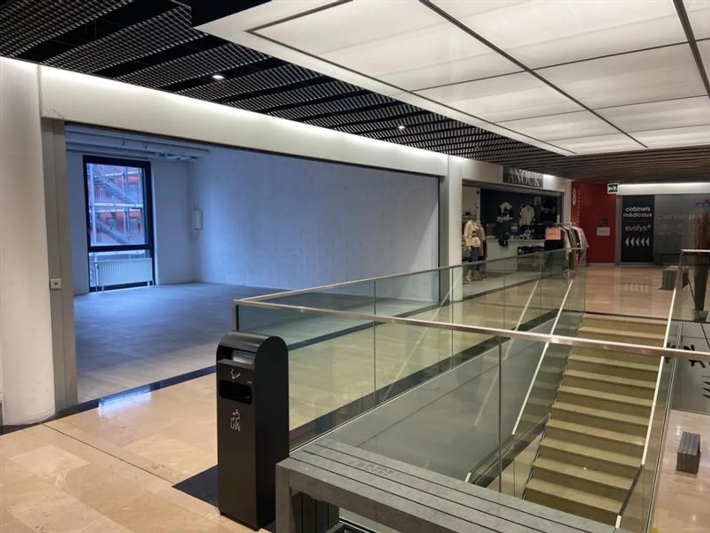 Cormanon Centre, area luminosa di 58 m2 al piano terra - Foto 4 di 4