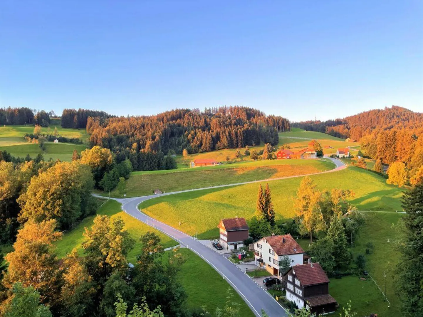 Bright 2.5 room apartment with balcony - Photo 3 of 5