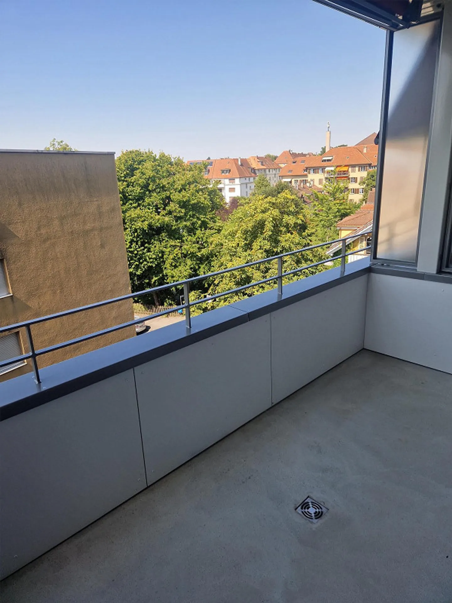 Très belle, moderne et lumineuse appartement de 2 pièces dans un emplacement central - disponible - Photo 7 sur 7