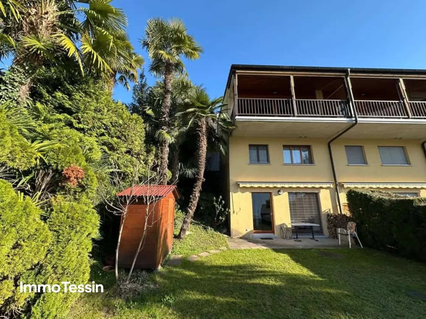 Haus mit atemberaubender 180 Panorama-Seesicht auf den Lago Maggiore, Terrasse, Garten und direkter Zufahrt - Foto 5 di 13