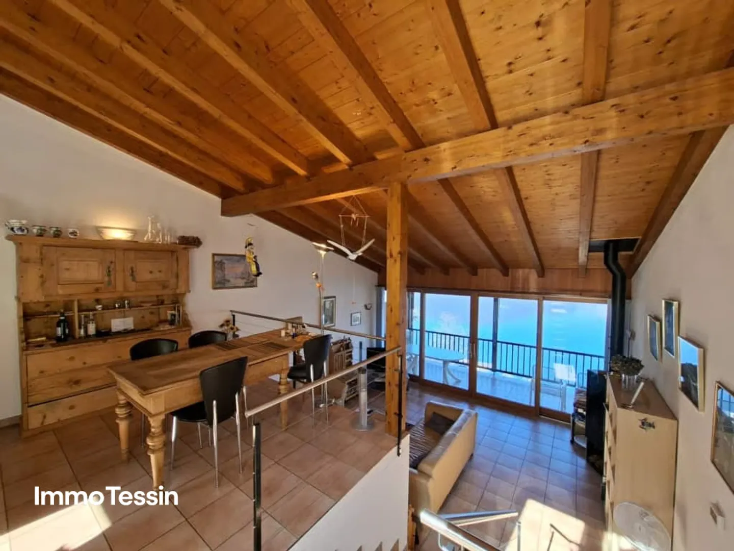 Haus mit atemberaubender 180 Panorama-Seesicht auf den Lago Maggiore, Terrasse, Garten und direkter Zufahrt - Foto 6 di 13