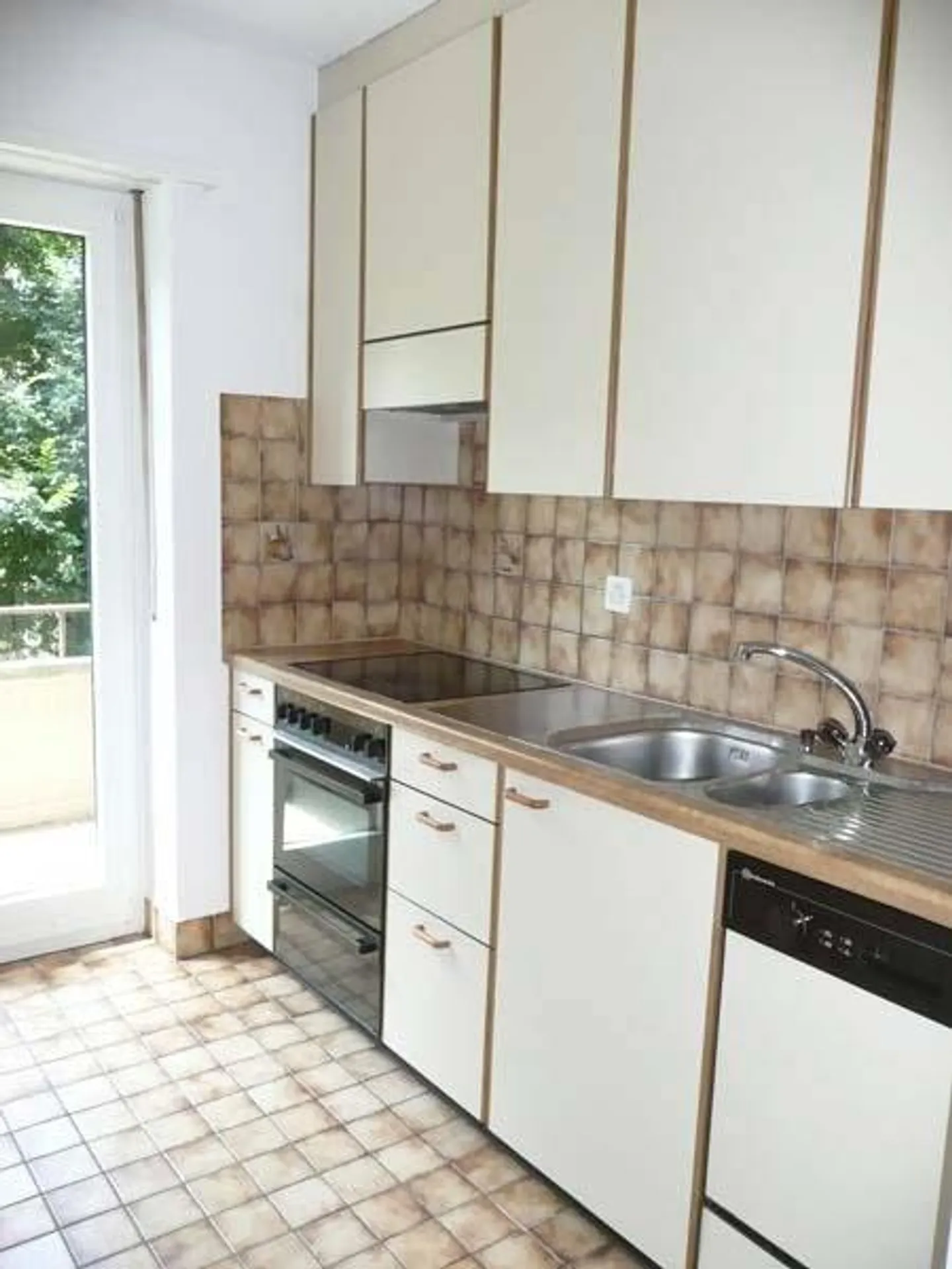 Charmant Studio Appartement - Photo 3 sur 4