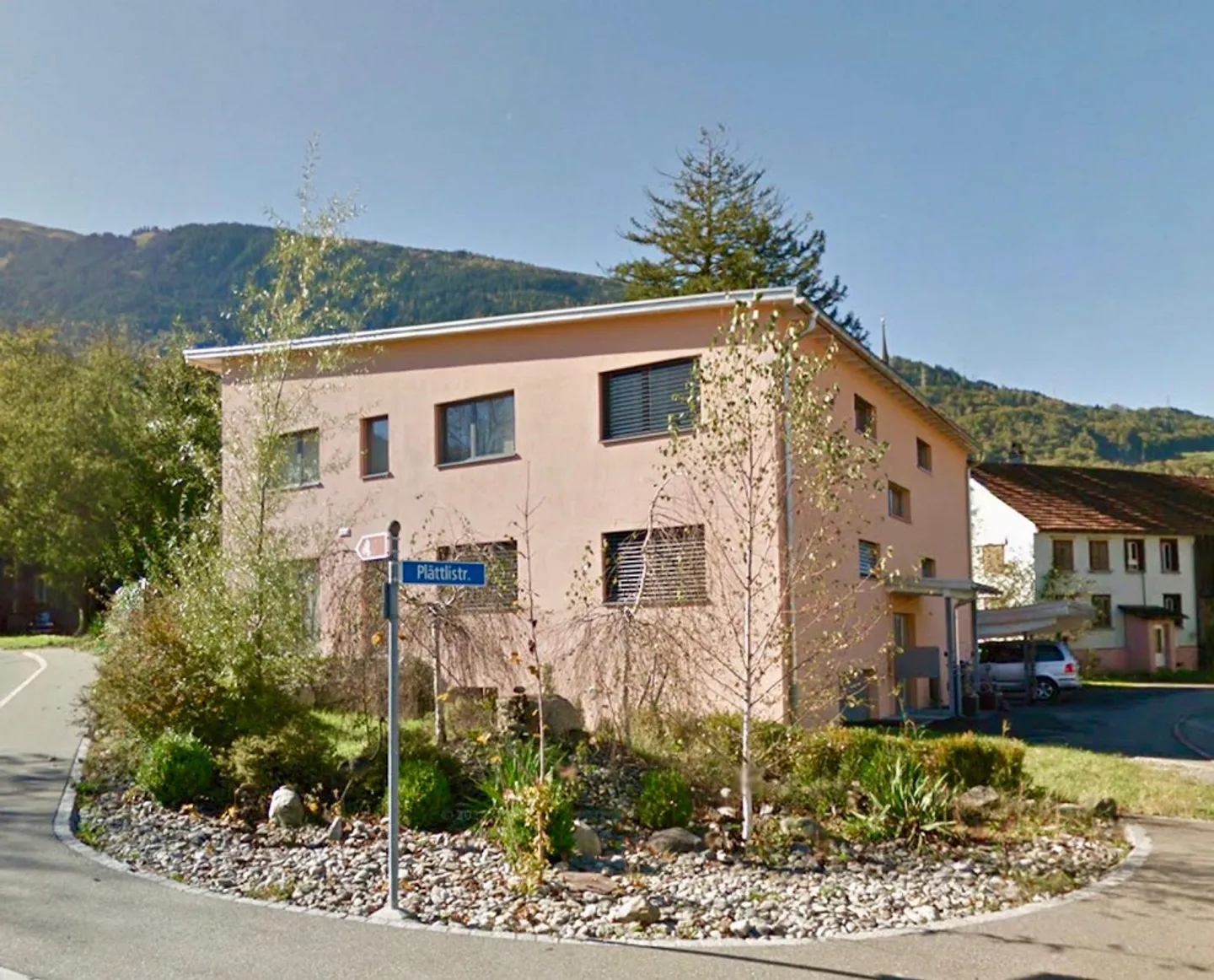 3.5 Room Ground Floor Apartment with Covered Garden Seating Area - Photo 1 of 10