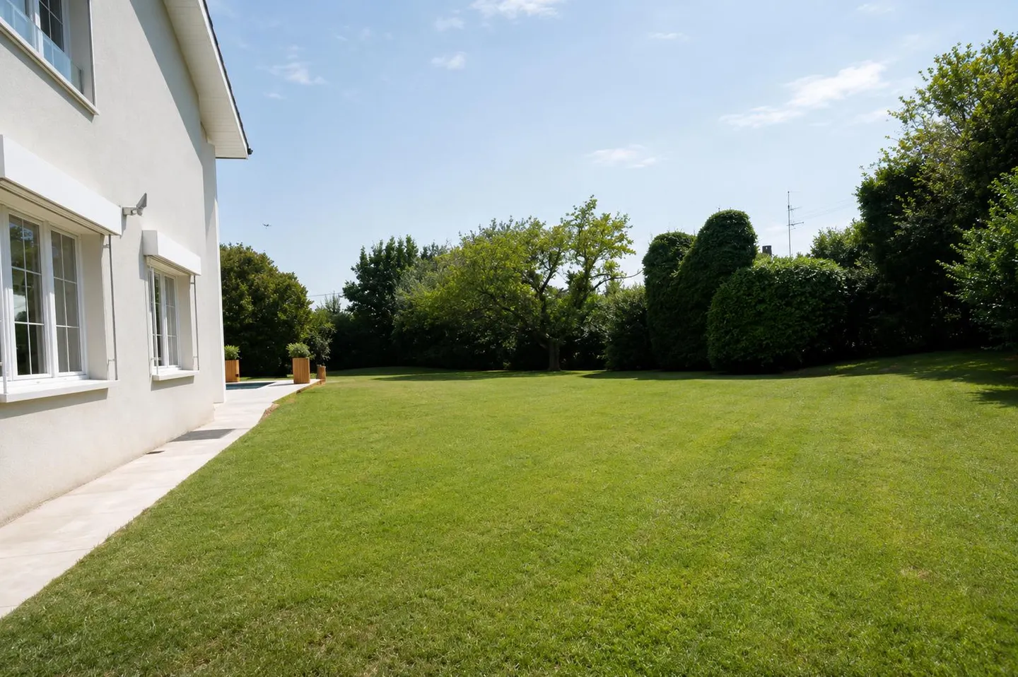Zeitgenössische Villa in Mies - Foto 4 von 26