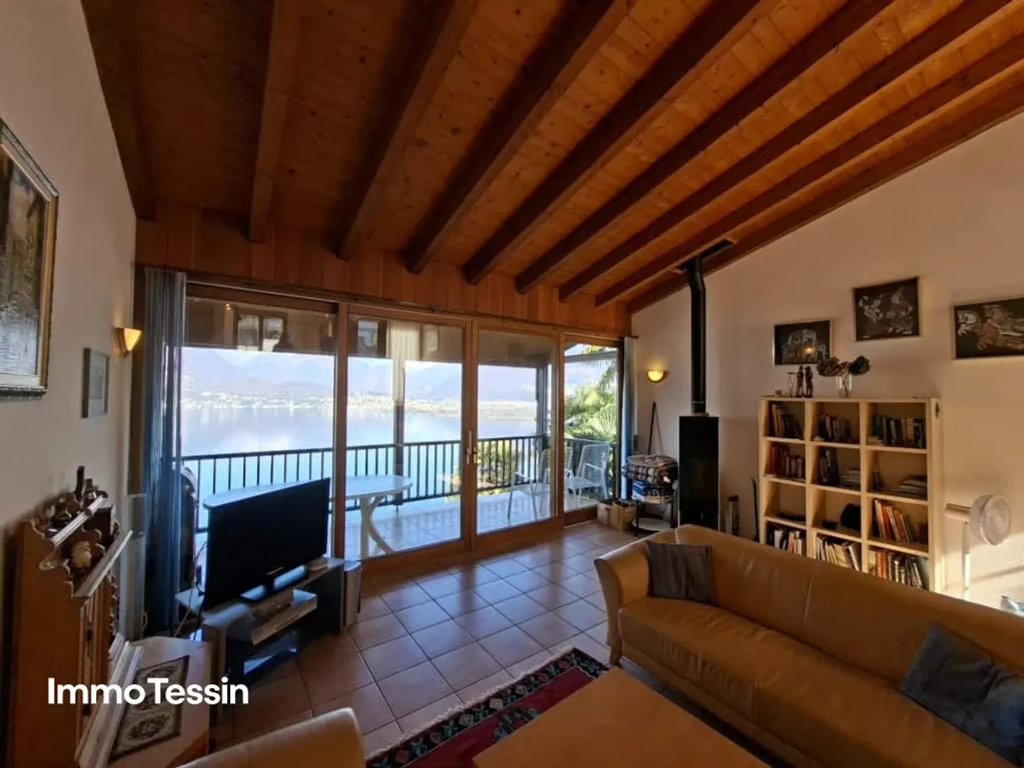 Haus mit atemberaubender 180 Panorama-Seesicht auf den Lago Maggiore, Terrasse, Garten und direkter Zufahrt - Foto 7 di 13