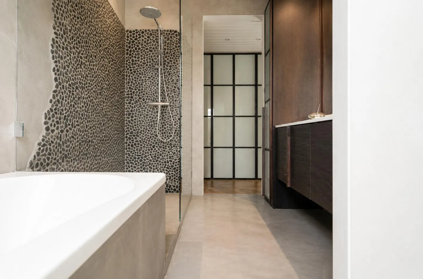 Zeitgenössische Villa in Mies - Foto 7 von 26