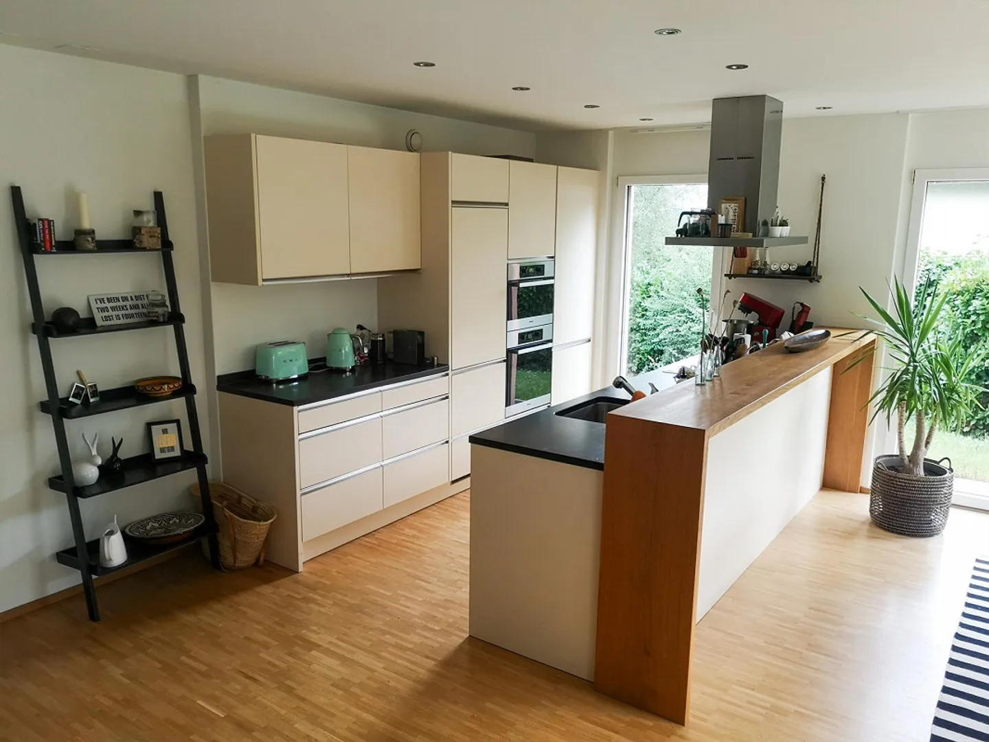 3.5 Room Ground Floor Apartment with Covered Garden Seating Area - Photo 2 of 10