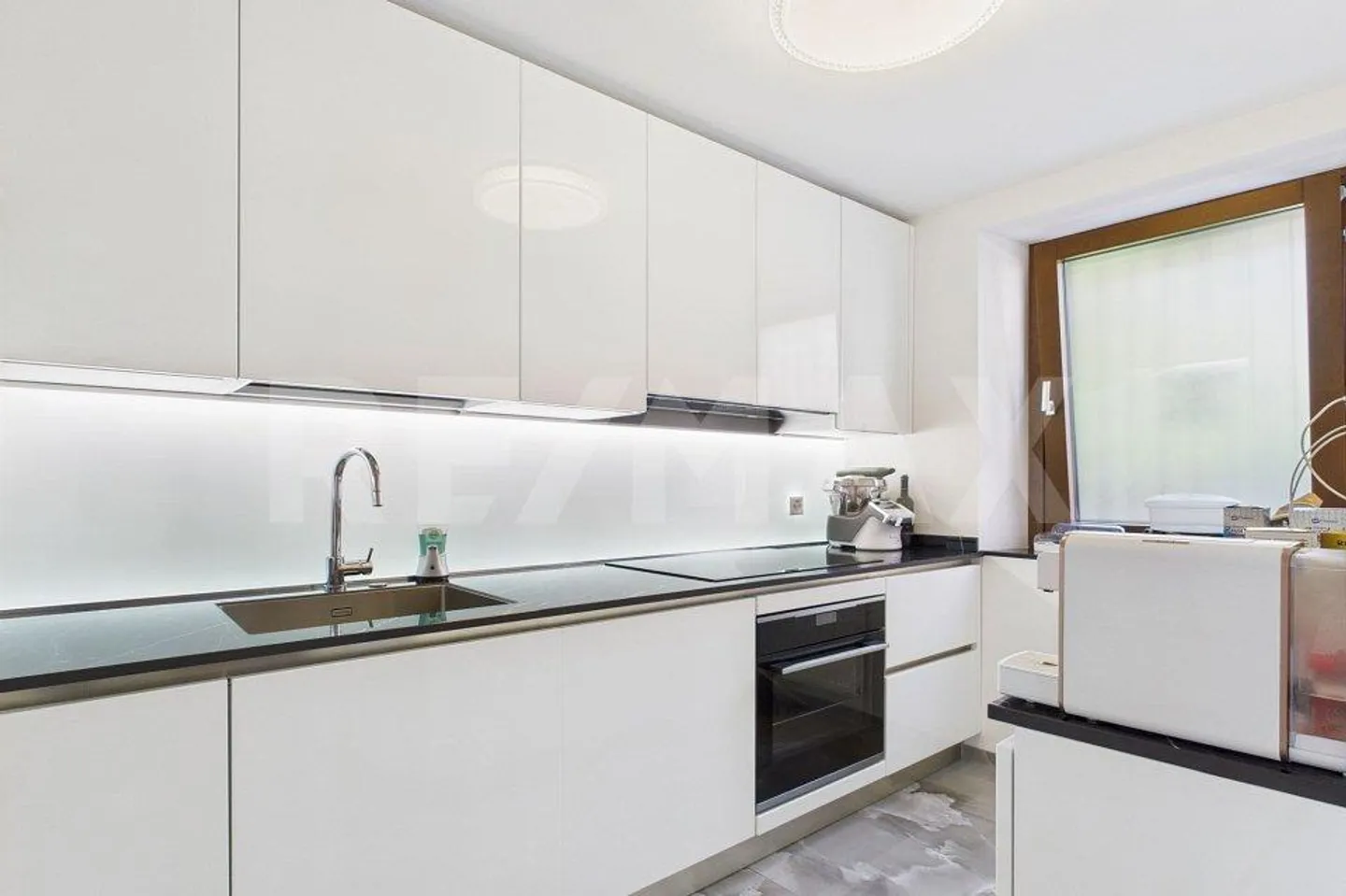 Meride, casa completamente rinnovata con posto auto - Foto 4 di 13