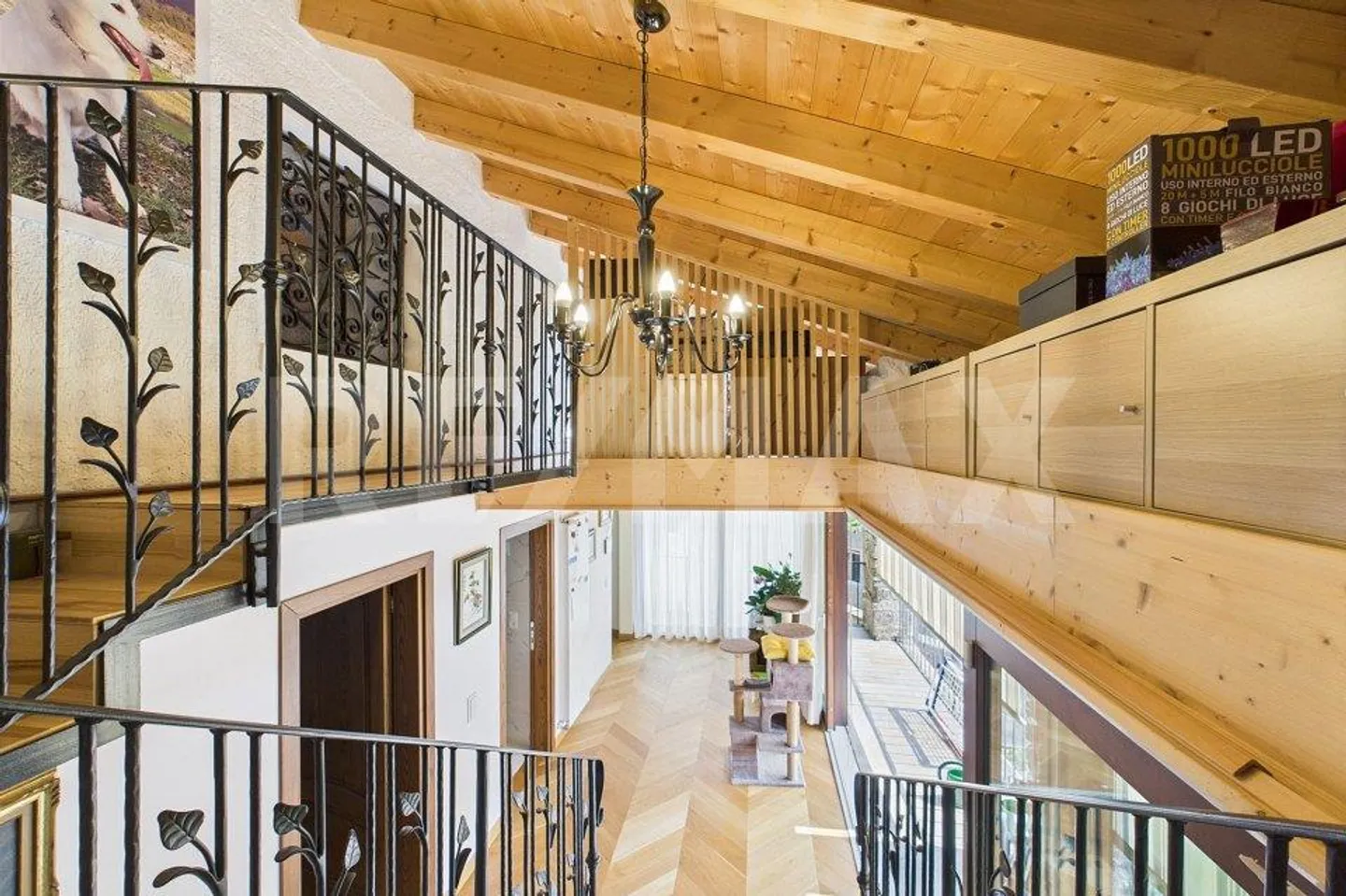Meride, casa completamente rinnovata con posto auto - Foto 7 di 13