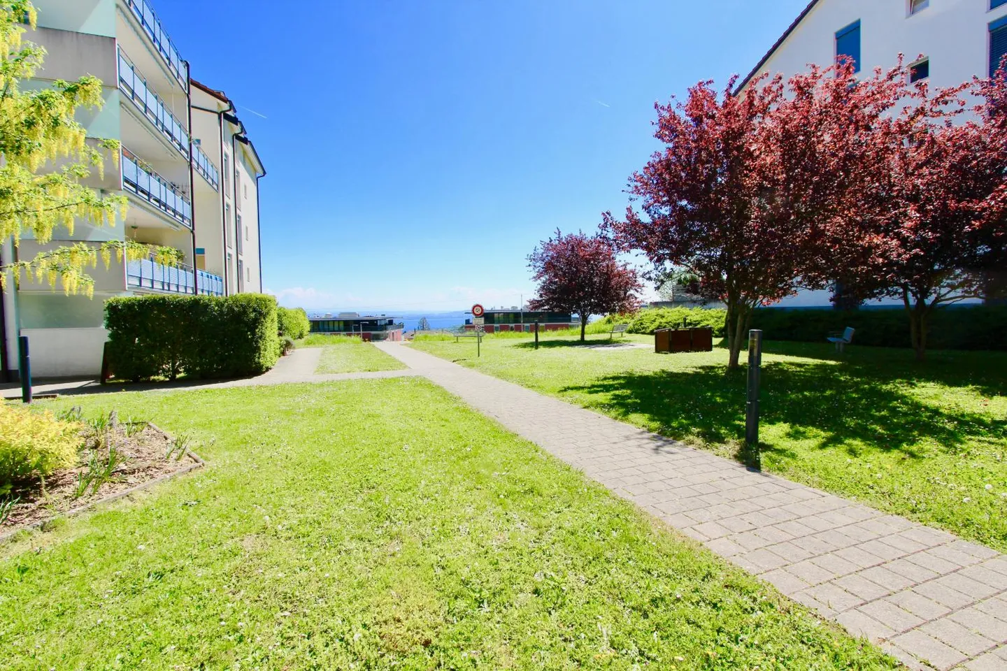 Appartement de Luxe avec Vue sur le Lac - Photo 22 sur 24