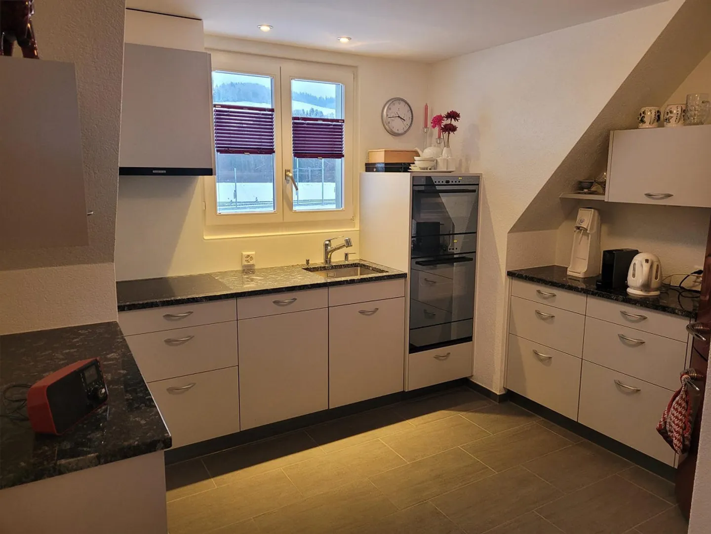 2-room apartment with large attic room - Photo 1 of 8