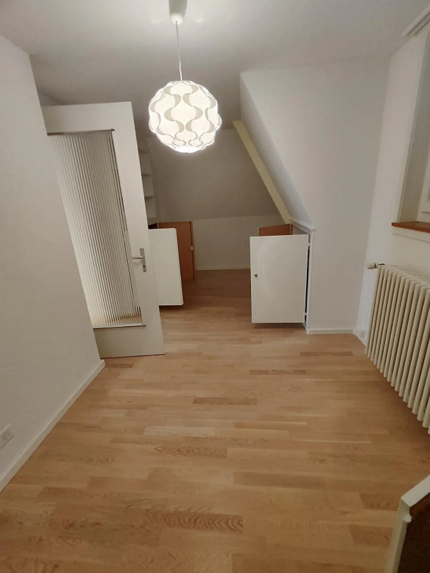 2-room apartment with large attic room - Photo 4 of 8