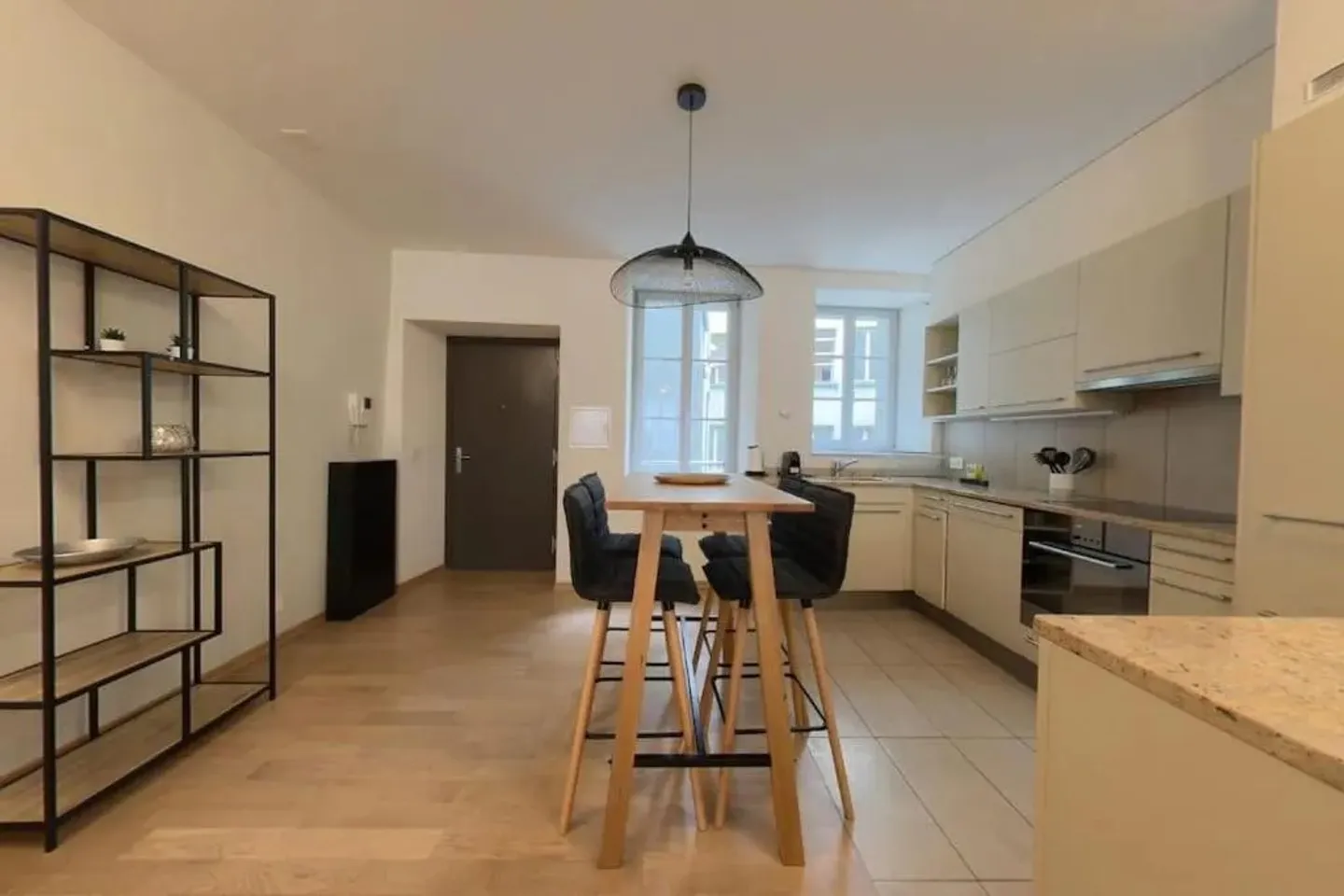 Apartment for rent - Photo 4 of 9