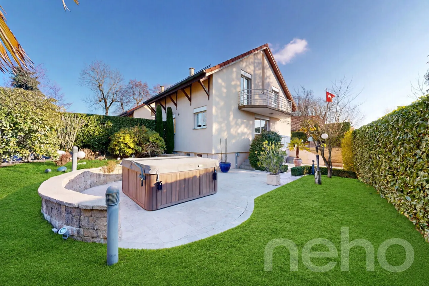 Familienvilla mit angelegtem Garten und Jacuzzi in Founex - Foto 1 von 12