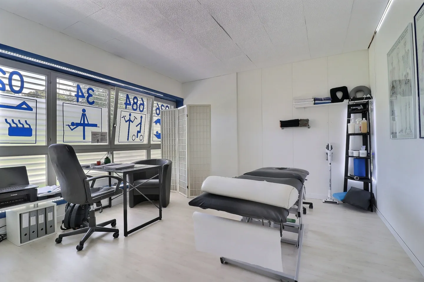 Spazio commerciale di 90 m² diviso in 2 aree distinte - Foto 1 di 8
