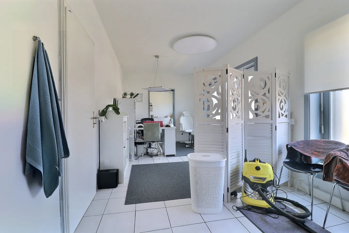 Spazio commerciale di 90 m² diviso in 2 aree distinte - Foto 7 di 8