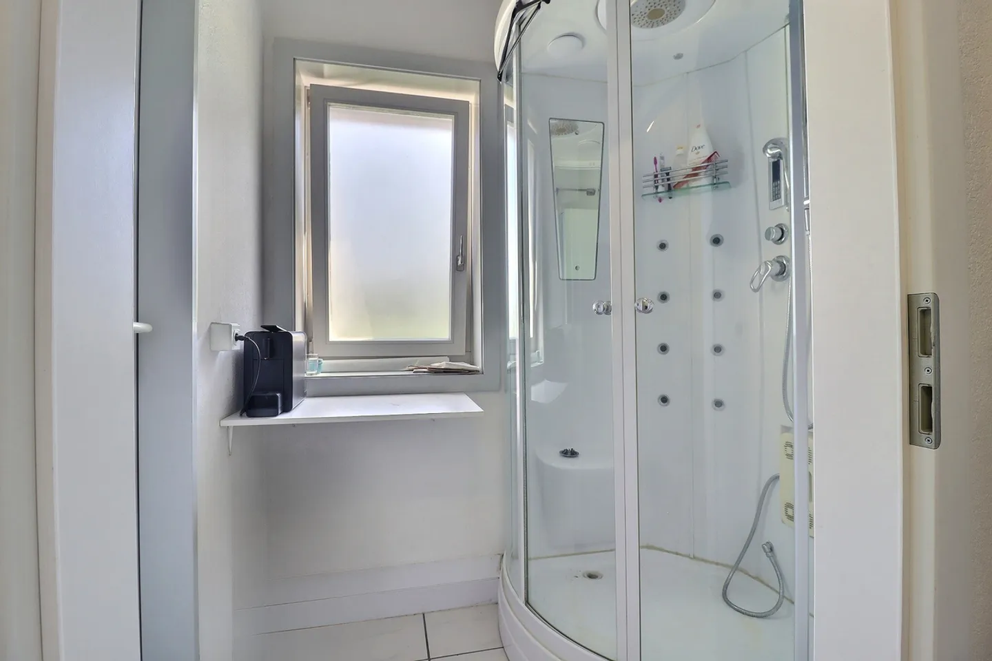 Spazio commerciale di 90 m² diviso in 2 aree distinte - Foto 8 di 8