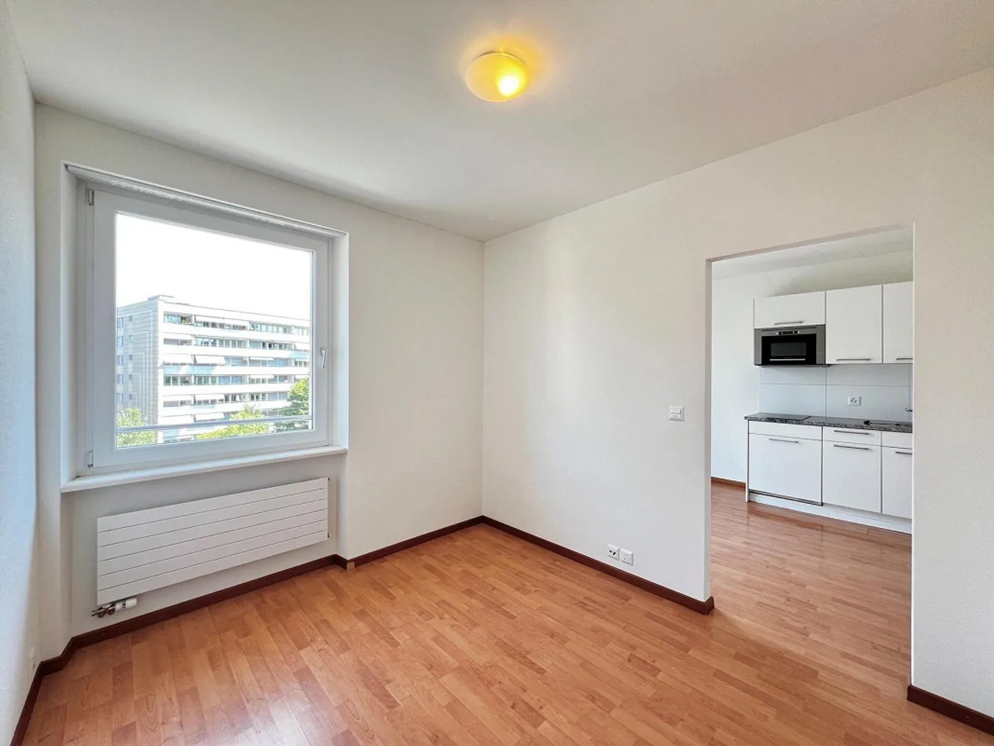 Bright apartment in a central location - Photo 4 of 8