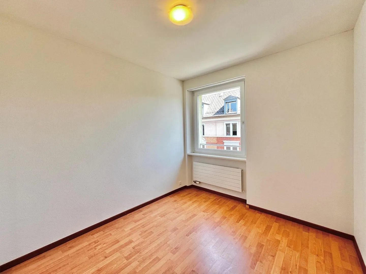 Bright apartment in a central location - Photo 5 of 8