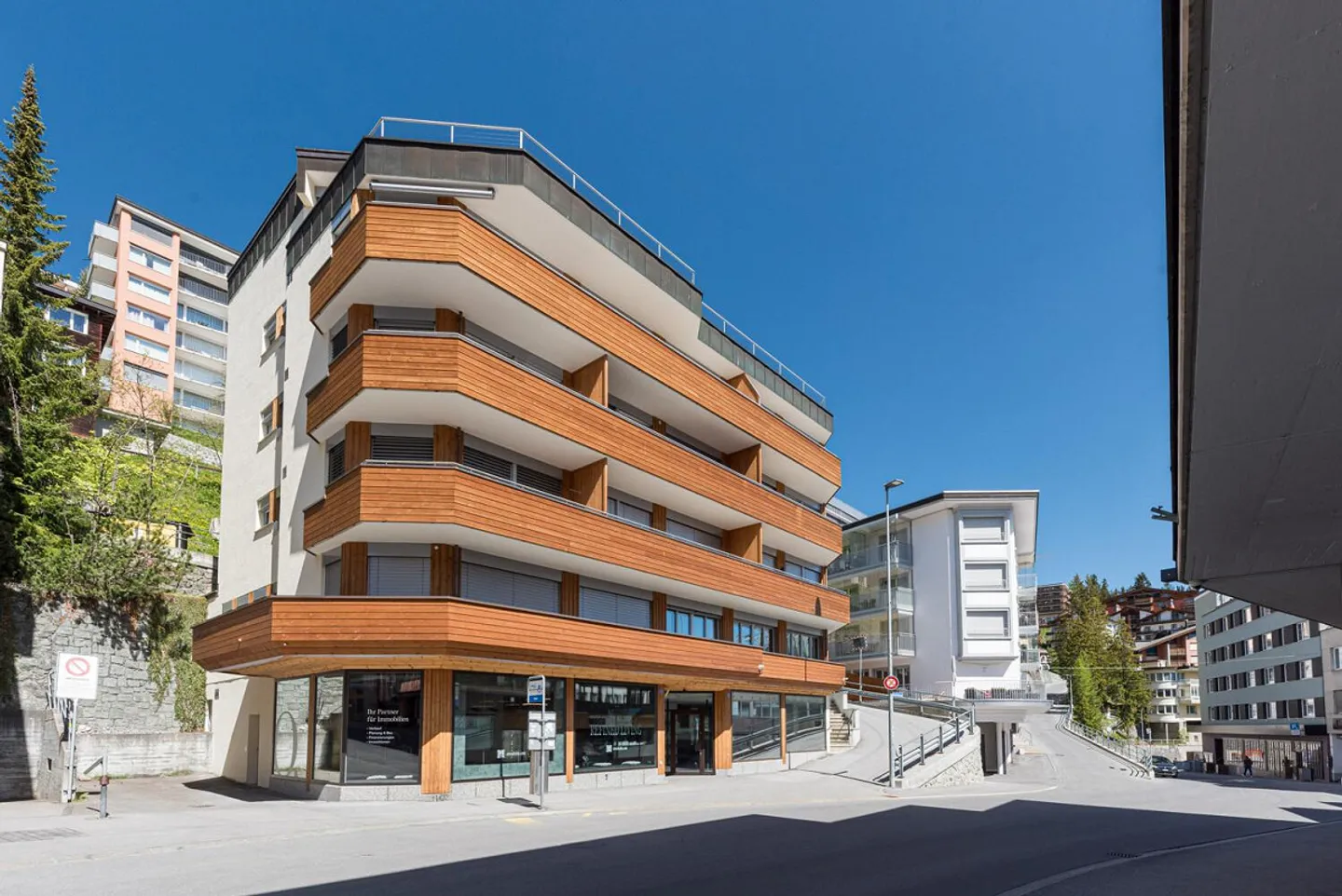 Geräumiges Ladenlokal in Arosa - Foto 2 von 9
