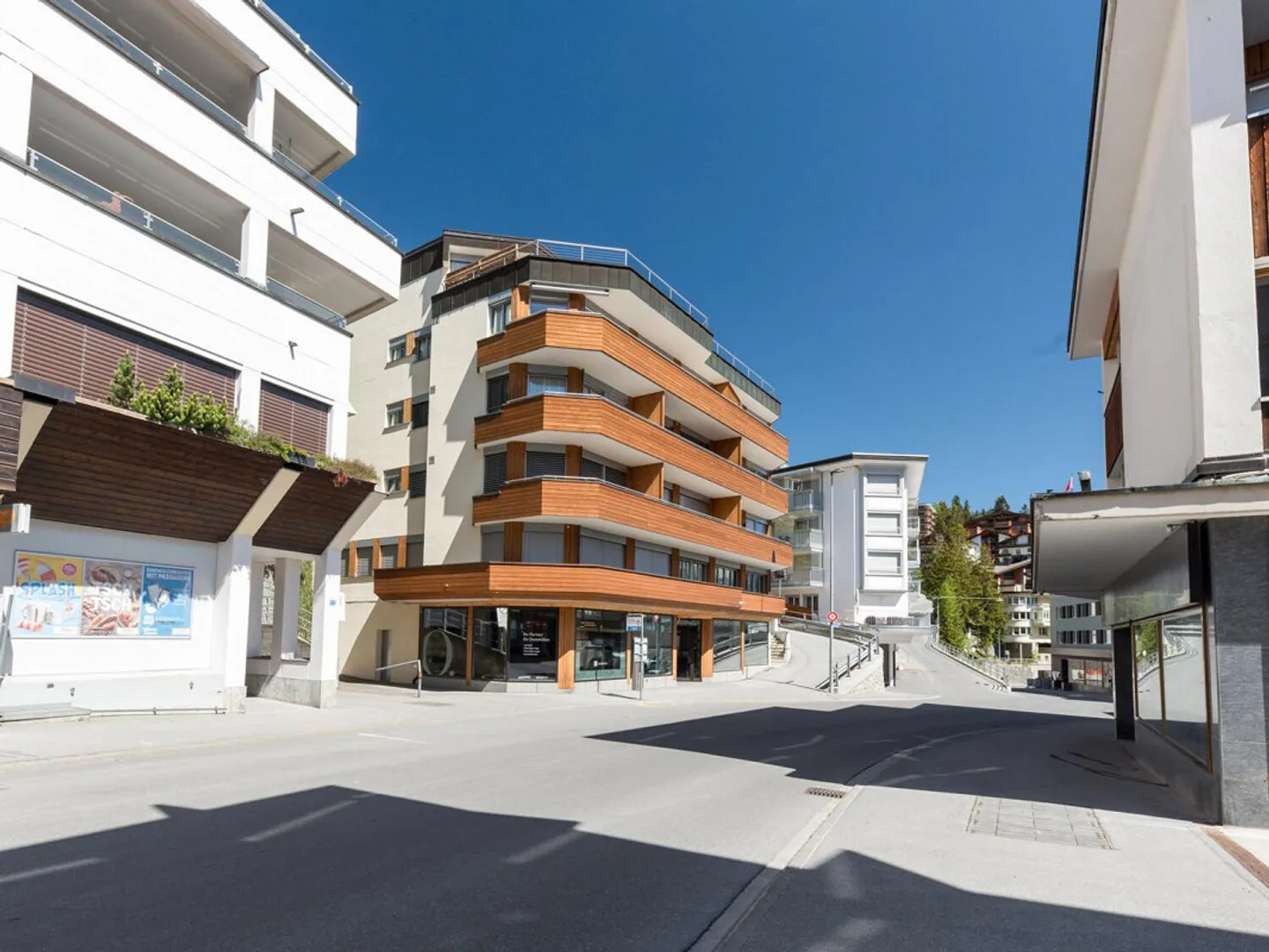 Geräumiges Ladenlokal in Arosa - Foto 3 von 9