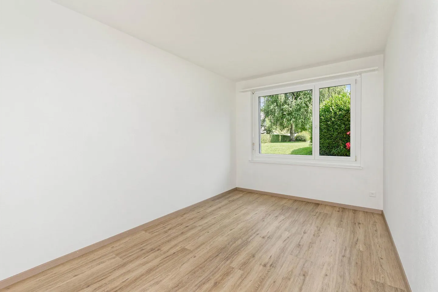 Cozy and sunny warm - 3.5-room apartment in Herrliberg - Photo 4 of 9