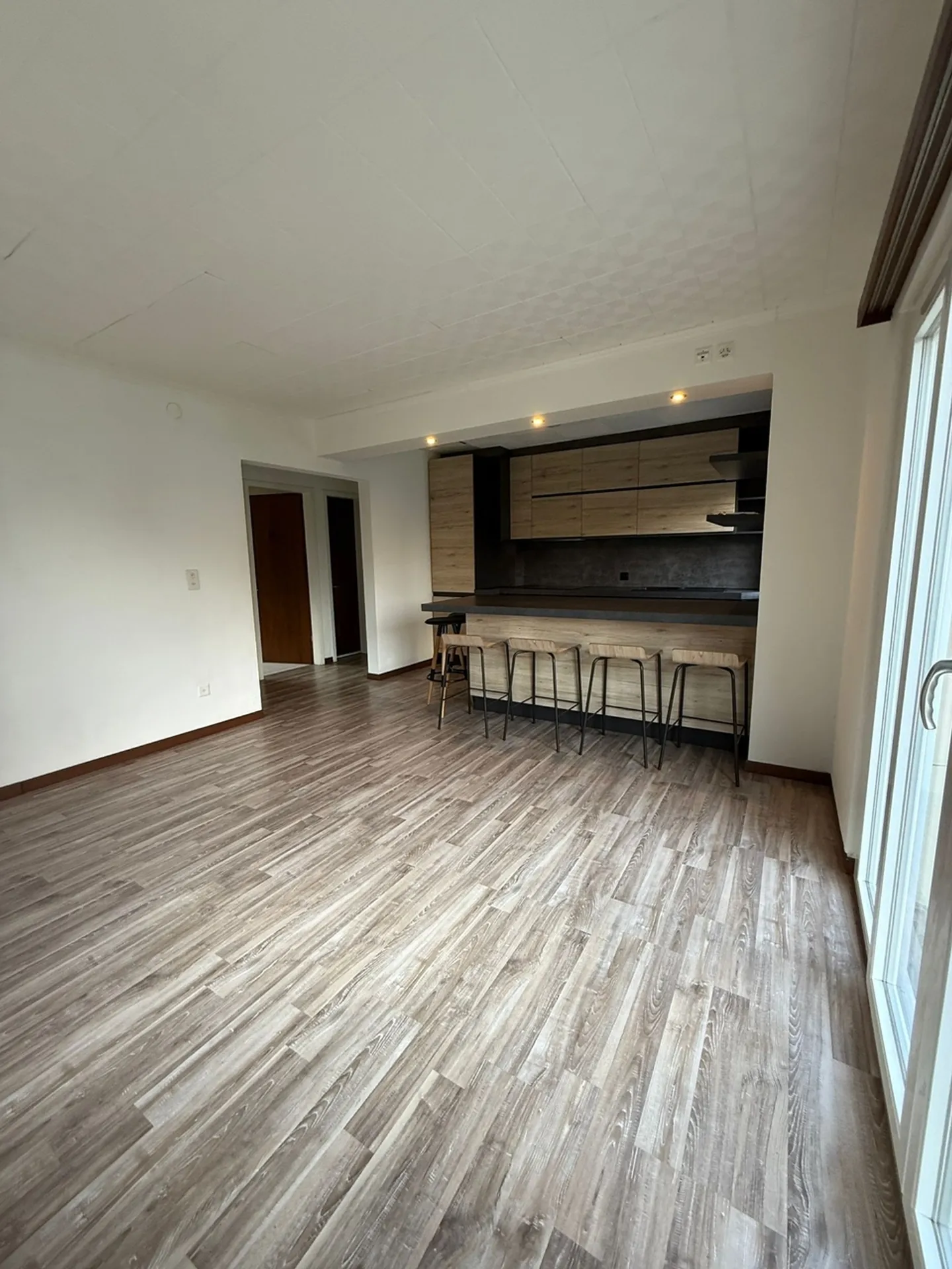 Maison individuelle élégante avec 4,5 pièces et vue sur la montagne à Pollegio - Photo 4 sur 13