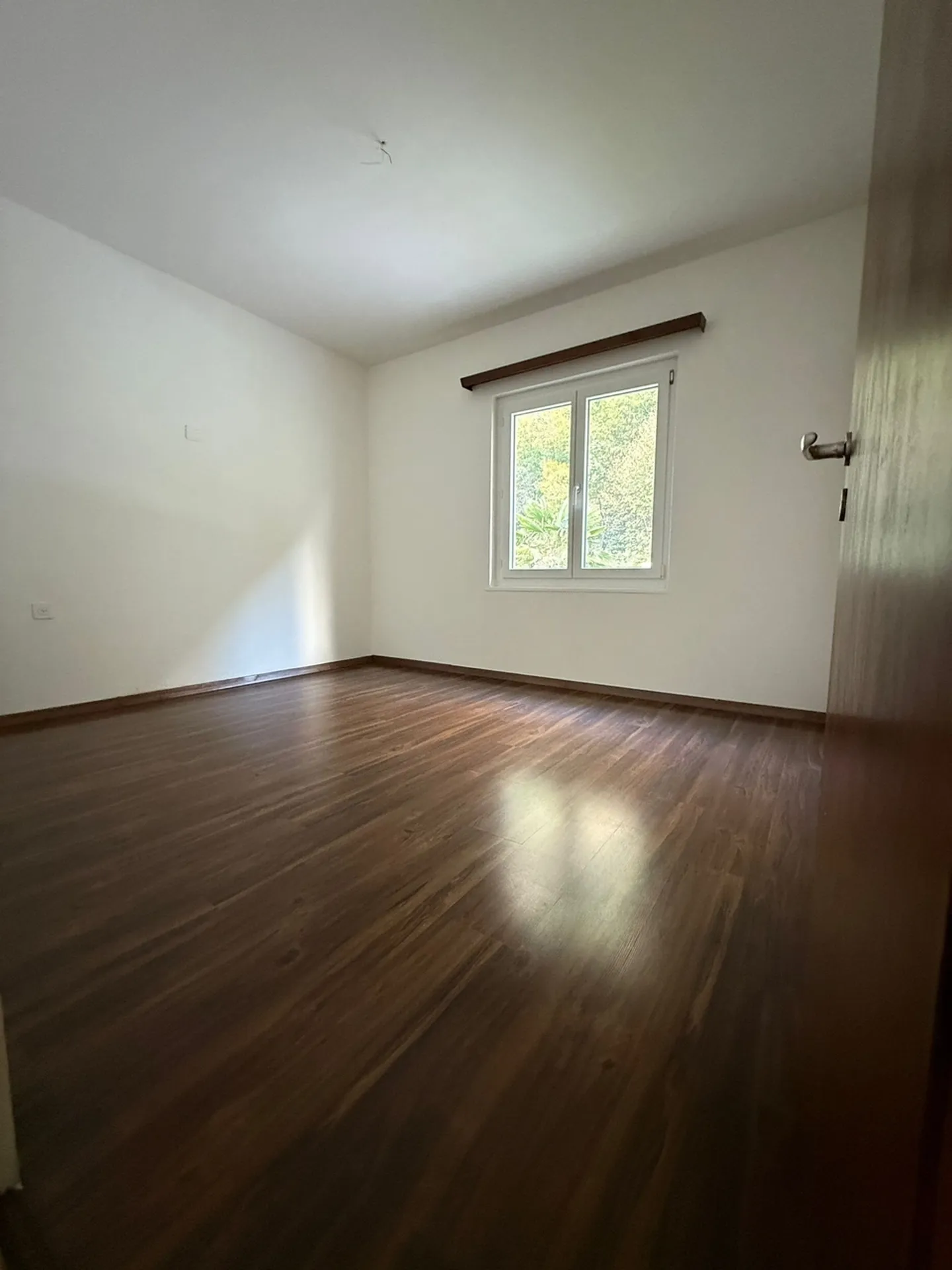 Maison individuelle élégante avec 4,5 pièces et vue sur la montagne à Pollegio - Photo 7 sur 13