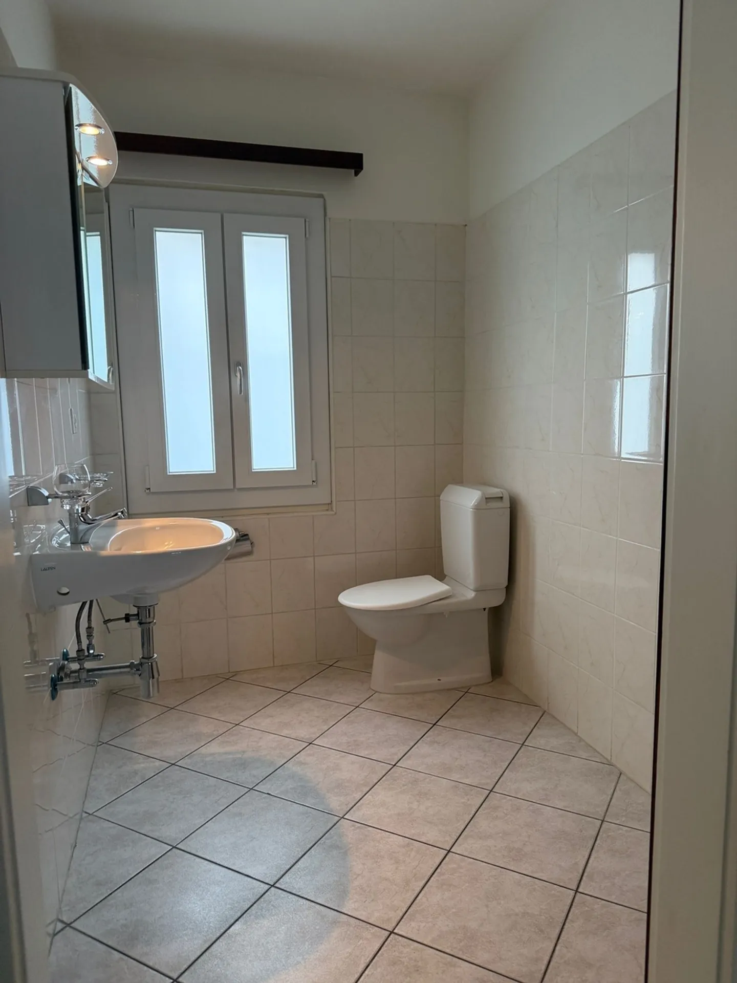 Maison individuelle élégante avec 4,5 pièces et vue sur la montagne à Pollegio - Photo 9 sur 13