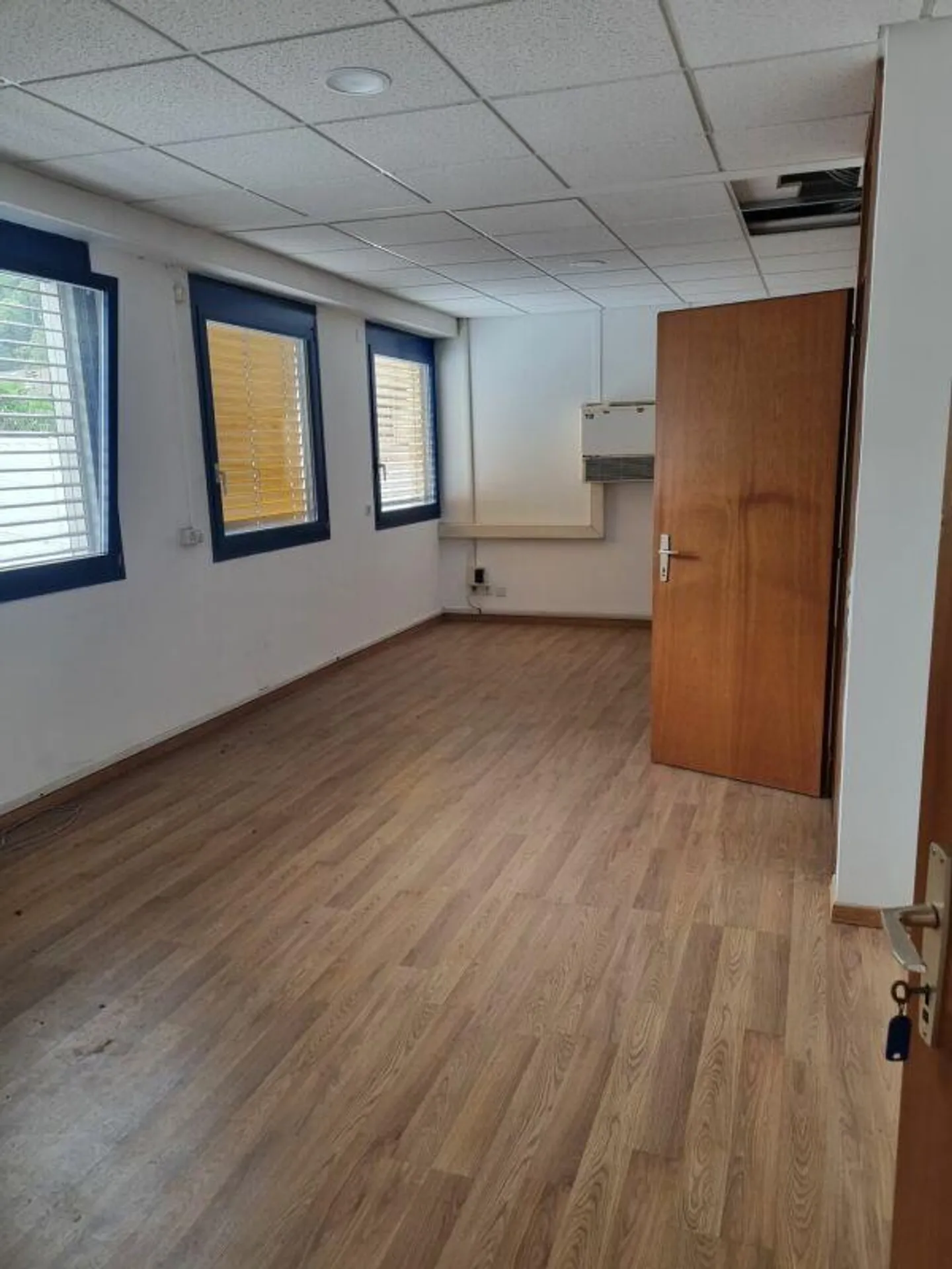 Offices for rent - Photo 9 of 18