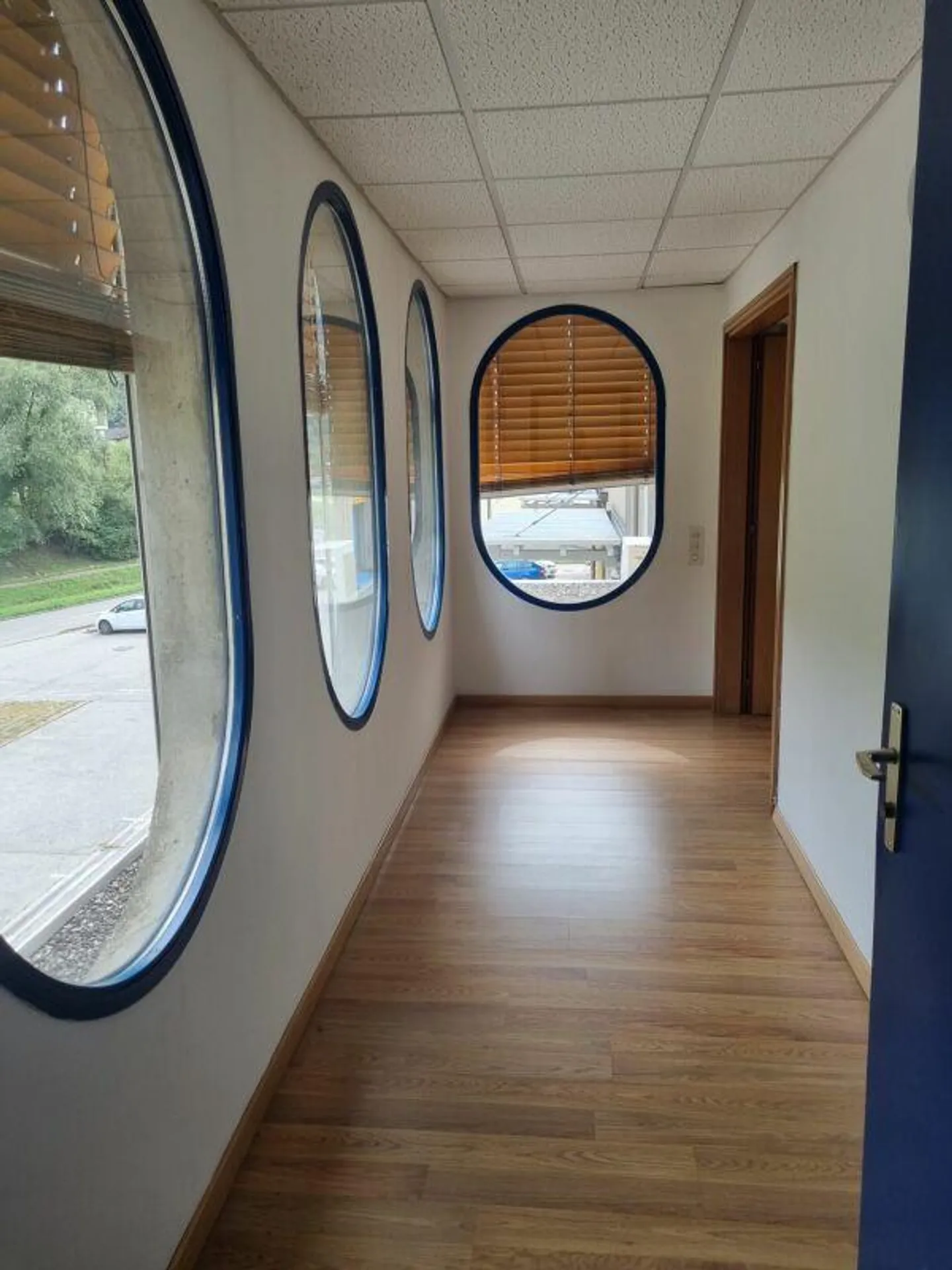 Offices for rent - Photo 13 of 18